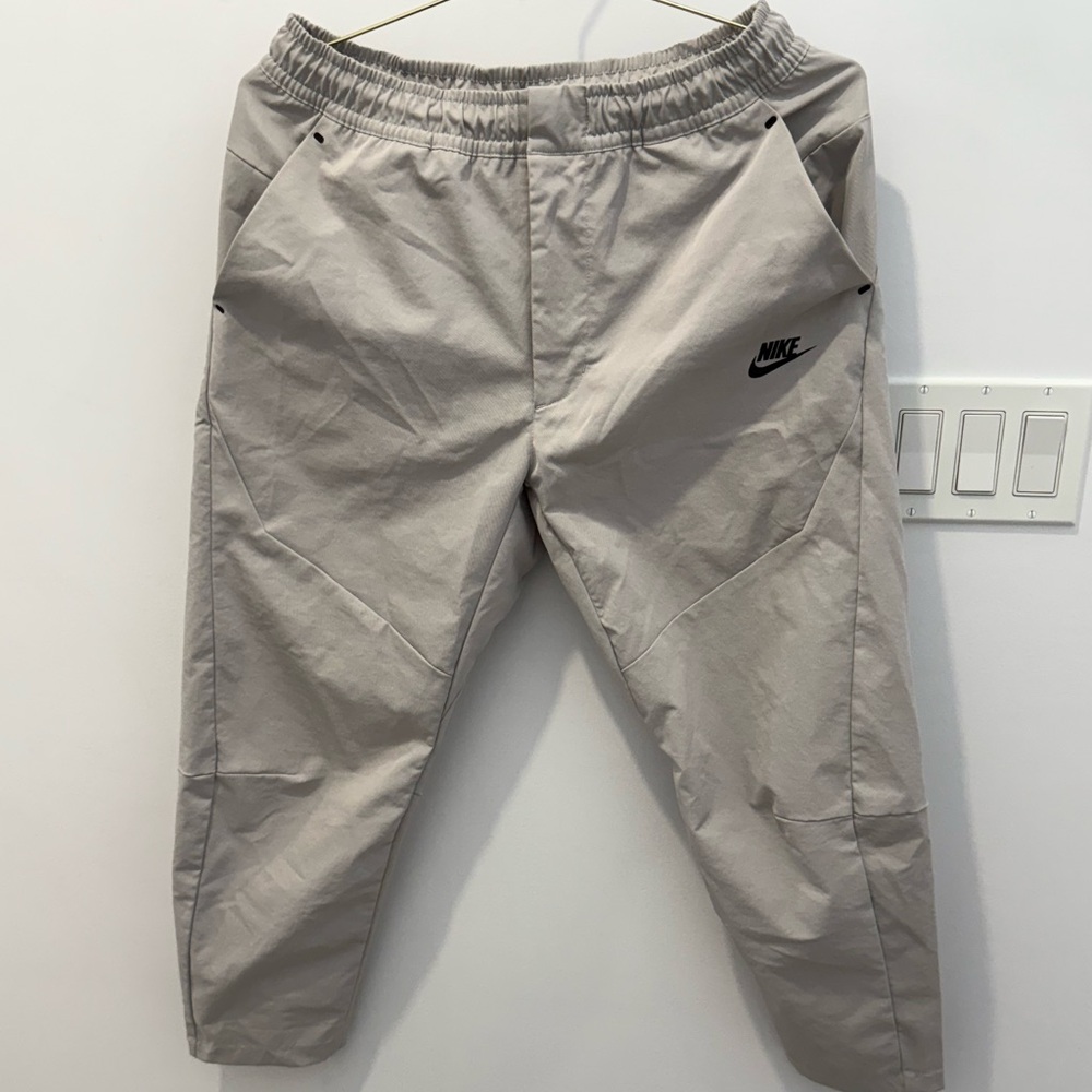Nike cropped pant